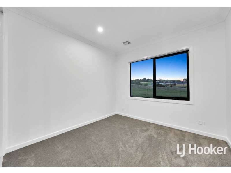 8 Mallow Street, Wallan VIC 3756