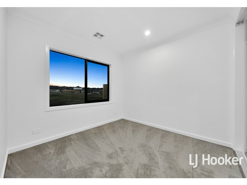 8 Mallow Street, Wallan VIC 3756