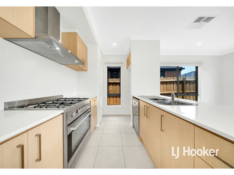 112 Newbridge Boulevard, Wallan VIC 3756