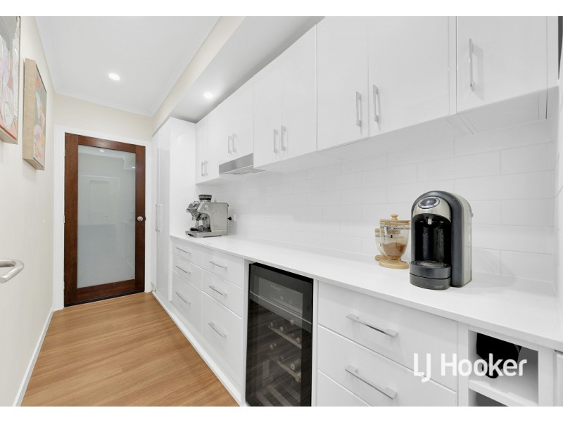 56 St Andrews Close, Hidden Valley VIC 3756