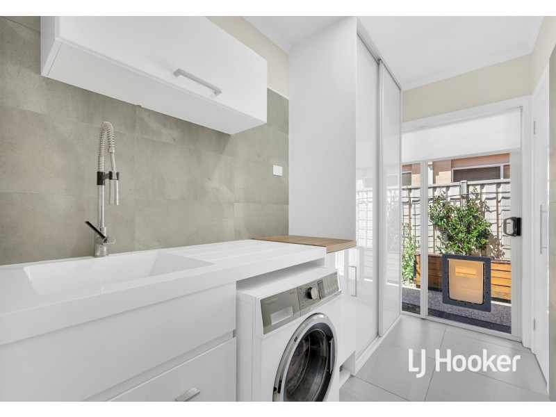 56 St Andrews Close, Hidden Valley VIC 3756