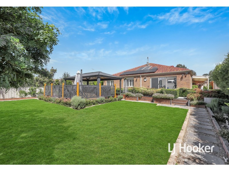 56 St Andrews Close, Hidden Valley VIC 3756