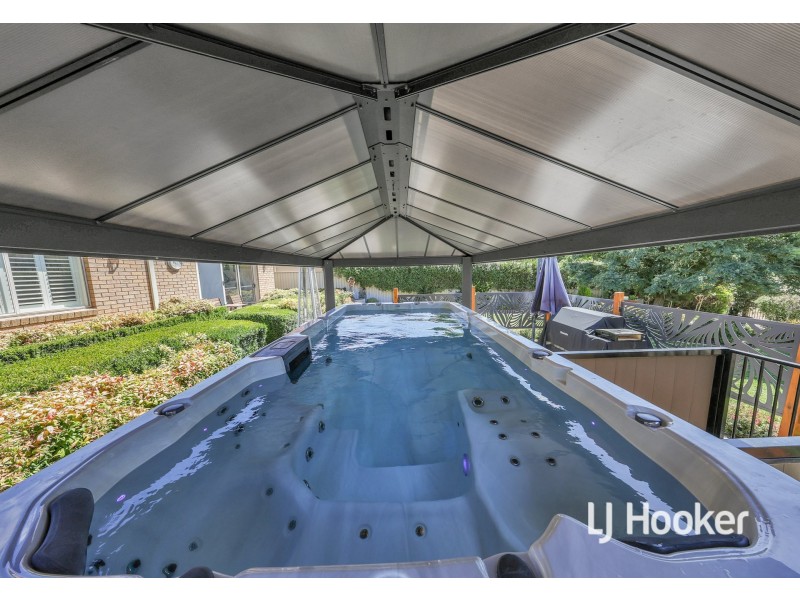 56 St Andrews Close, Hidden Valley VIC 3756