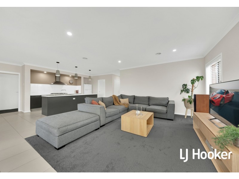 123 Roulston Way, Wallan VIC 3756