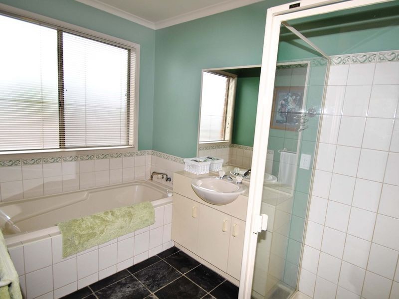 1 Raymond Court, Kilmore VIC 3764