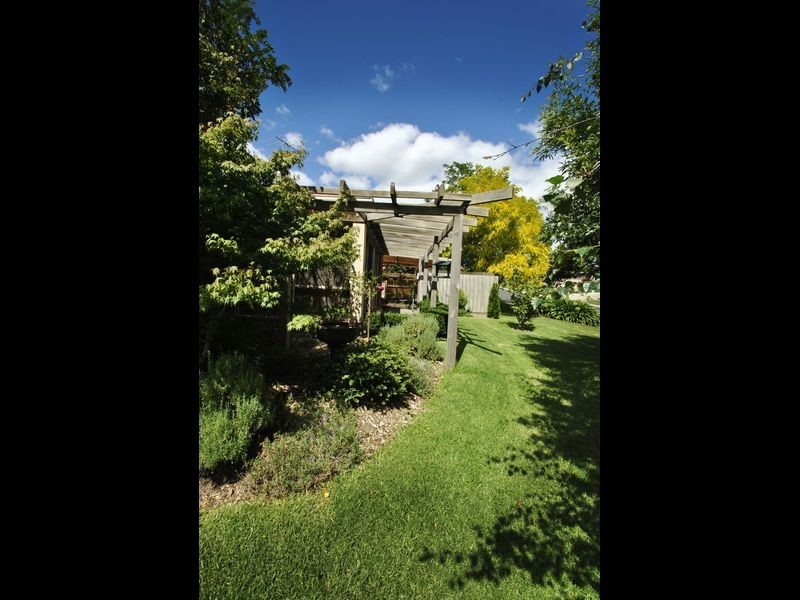 1 Raymond Court, Kilmore VIC 3764