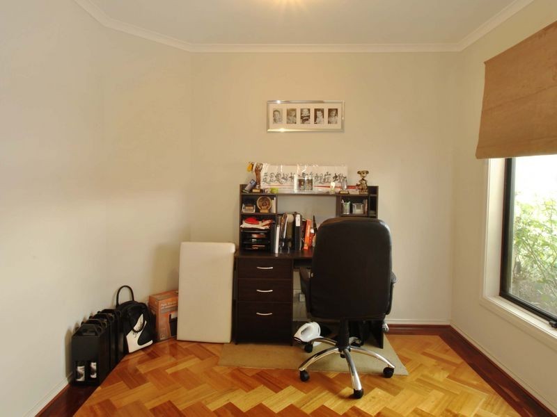 19 Augusta Way, Hidden Valley VIC 3756