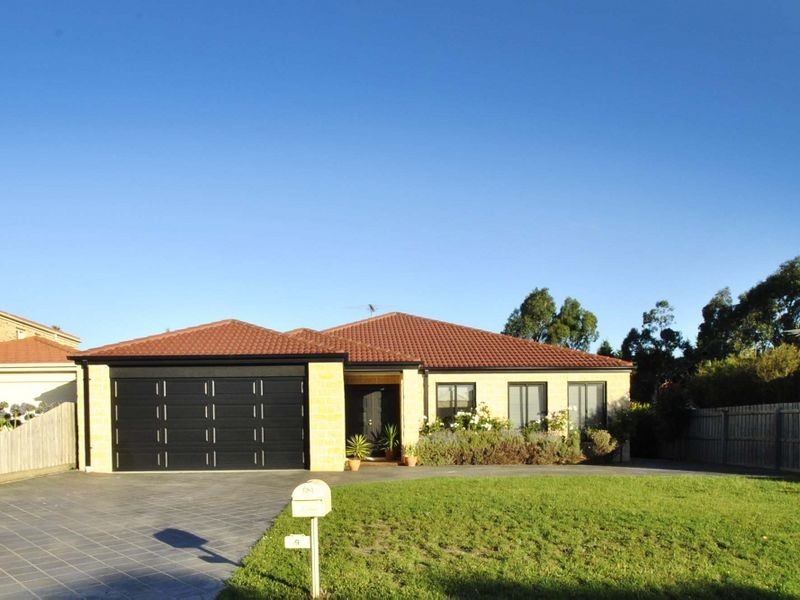 19 Augusta Way, Hidden Valley VIC 3756