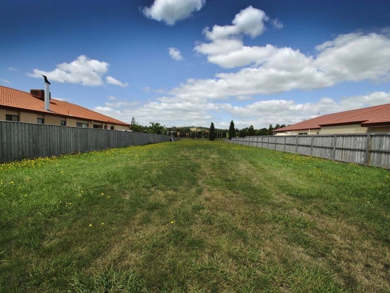 57 Augusta Way, Hidden Valley VIC 3756