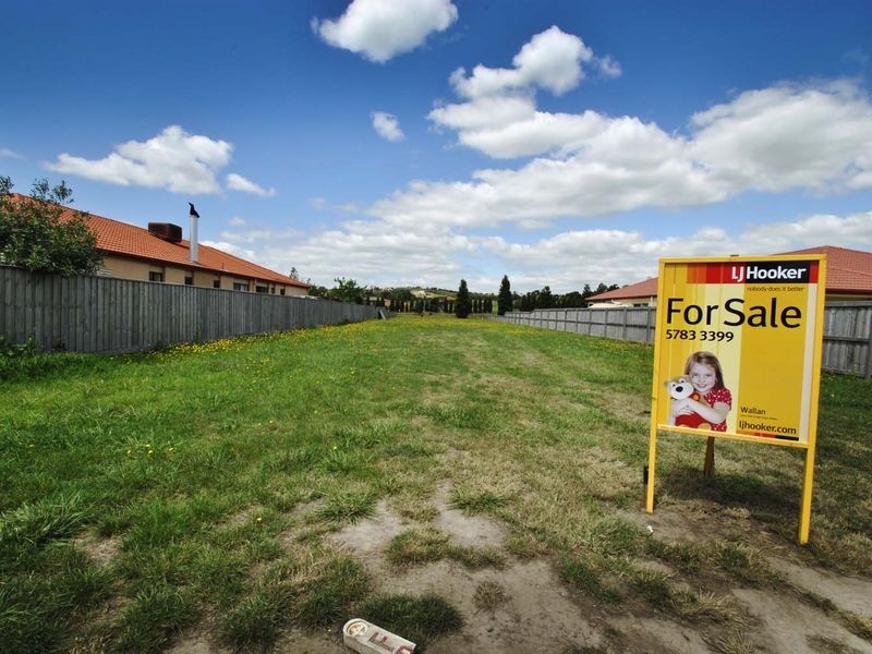 57 Augusta Way, Hidden Valley VIC 3756