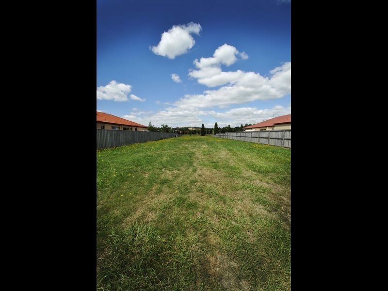 57 Augusta Way, Hidden Valley VIC 3756