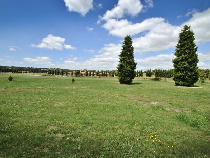 57 Augusta Way, Hidden Valley VIC 3756