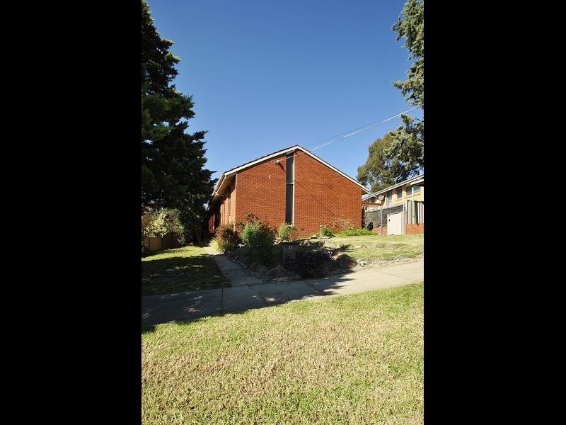 11 Skermer Ave, Seymour VIC 3660