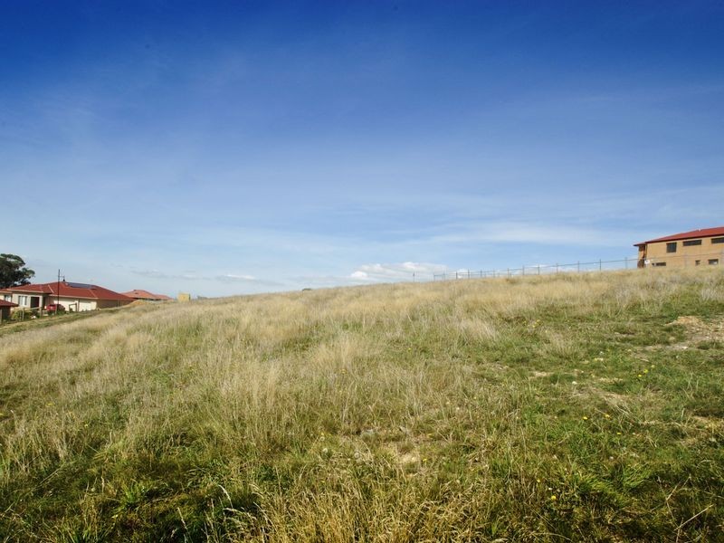 Lot 645 Aurina Drive, Hidden Valley VIC 3756