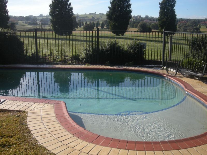 16 Lakeside Drive, Hidden Valley VIC 3756