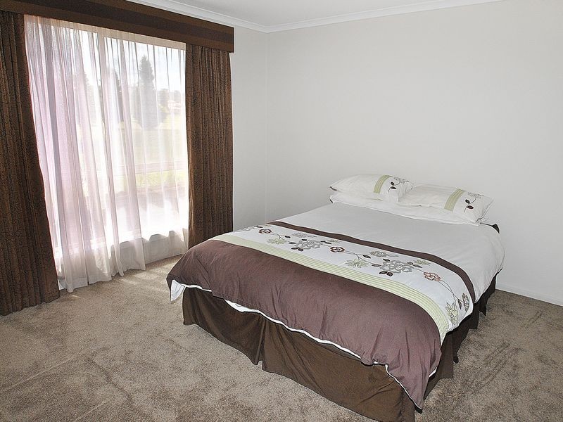 31 Augusta Way, Hidden Valley VIC 3756