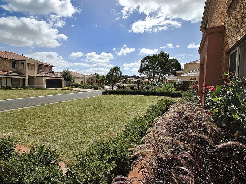31 Augusta Way, Hidden Valley VIC 3756