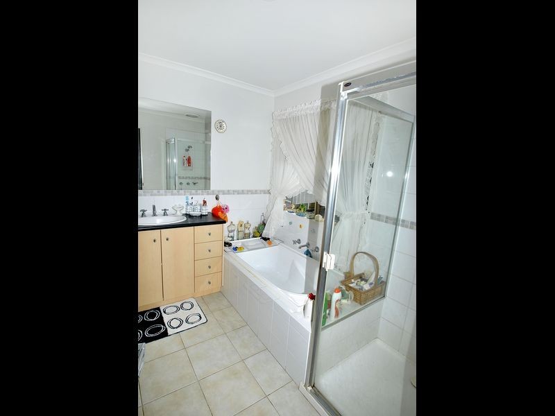 2 Crystal Close, Wallan VIC 3756