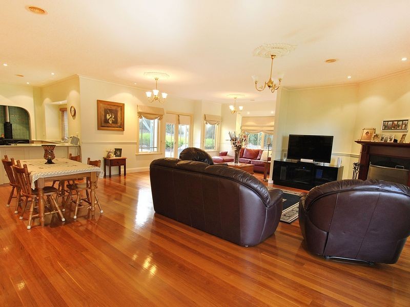 2 Randall Crescent, Wallan VIC 3756