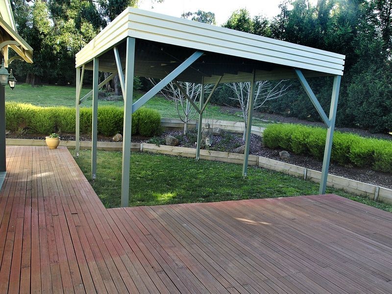 2 Randall Crescent, Wallan VIC 3756