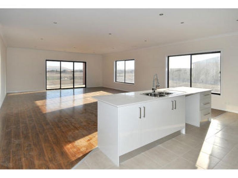 40 Buckland Hill Drive, Wallan VIC 3756