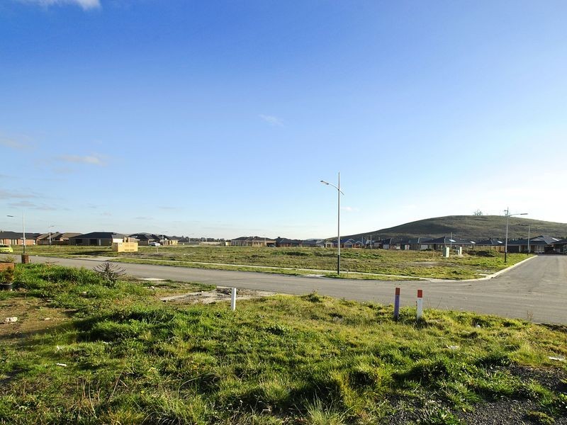 13 Balmain Circuit, Wallan VIC 3756