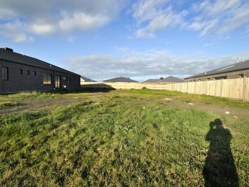 13 Balmain Circuit, Wallan VIC 3756