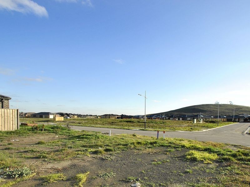 13 Balmain Circuit, Wallan VIC 3756