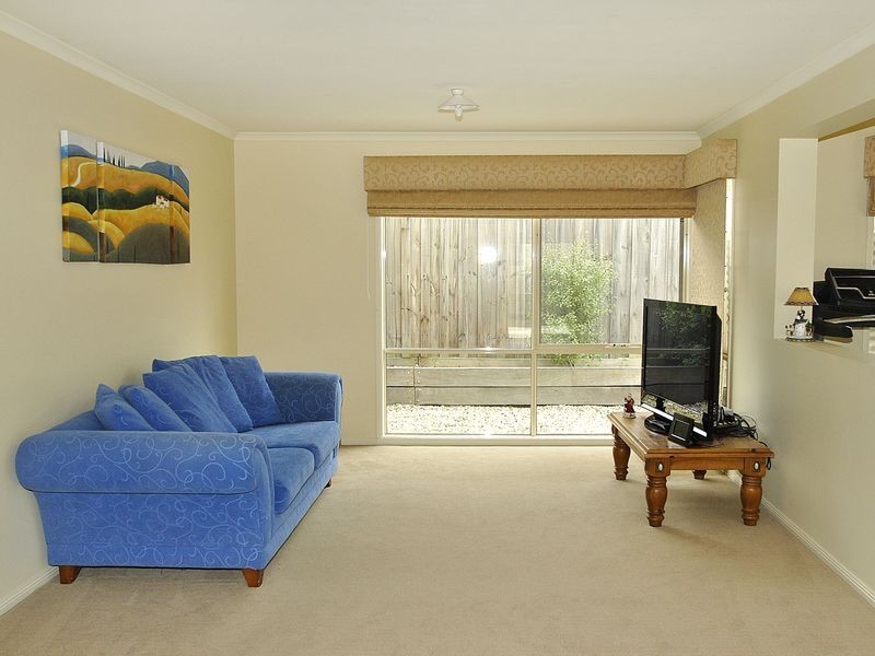 17 Augusta Way, Hidden Valley VIC 3756