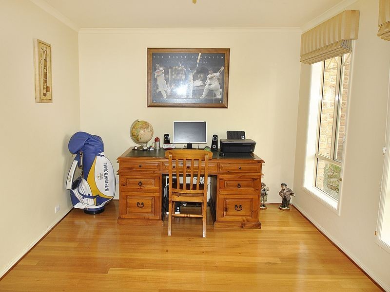 17 Augusta Way, Hidden Valley VIC 3756