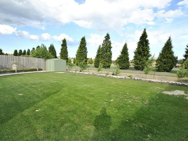 17 Augusta Way, Hidden Valley VIC 3756