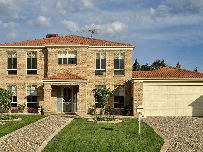 17 Augusta Way, Hidden Valley VIC 3756