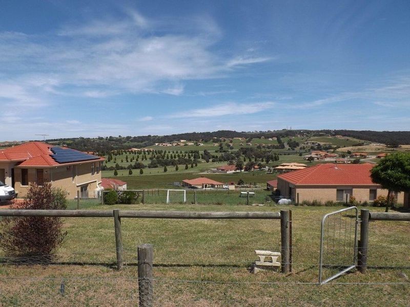 97 Valley Drive, Hidden Valley VIC 3756