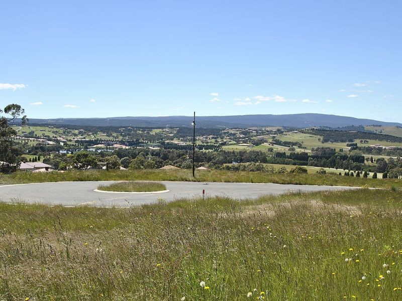 2 Cortona Close, Hidden Valley VIC 3756