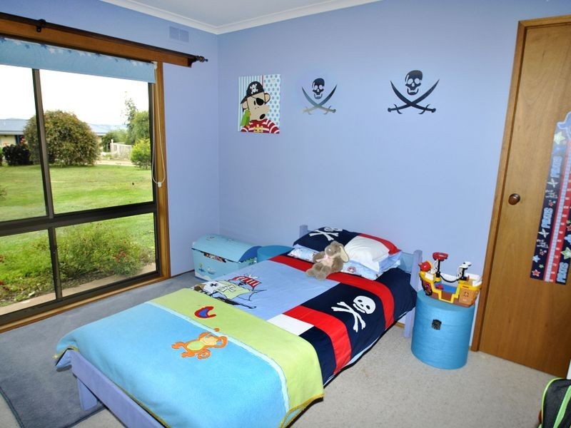 32-34 Burgess Road, Kilmore VIC 3764