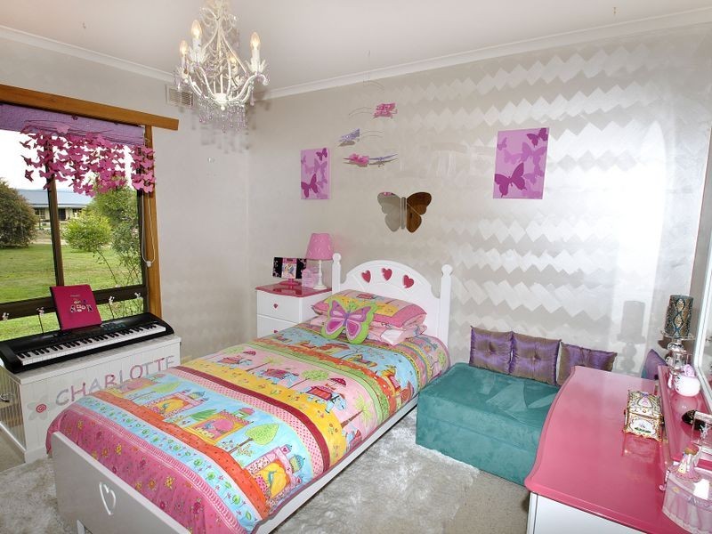 32-34 Burgess Road, Kilmore VIC 3764