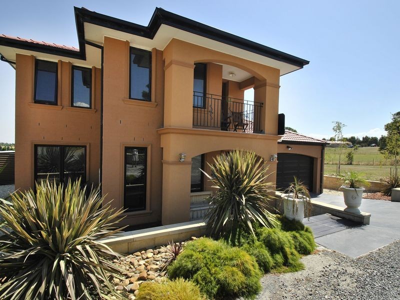 1790 Valley Drive, Hidden Valley VIC 3756