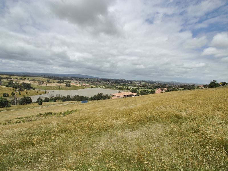 2 Grenfell Close, Hidden Valley VIC 3756