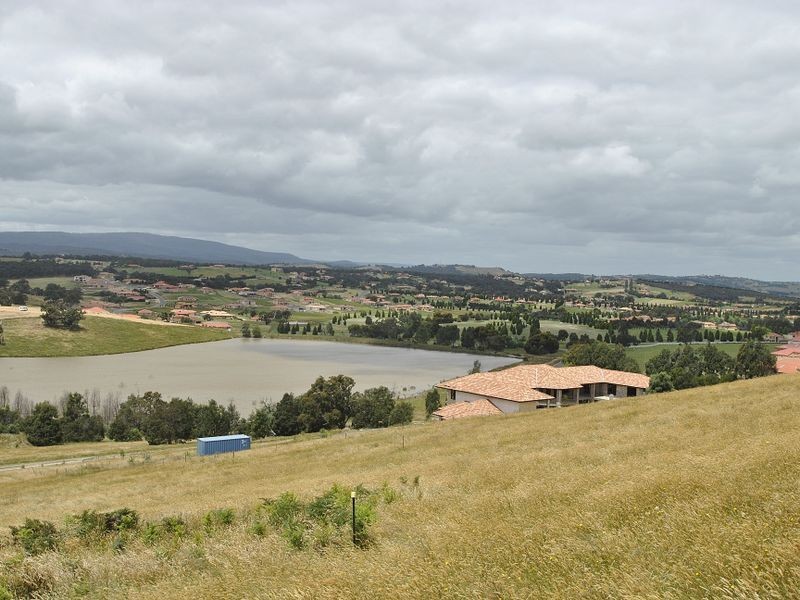 2 Grenfell Close, Hidden Valley VIC 3756