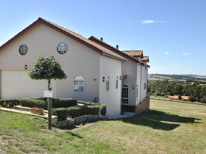 53 Siena Way, Hidden Valley VIC 3756