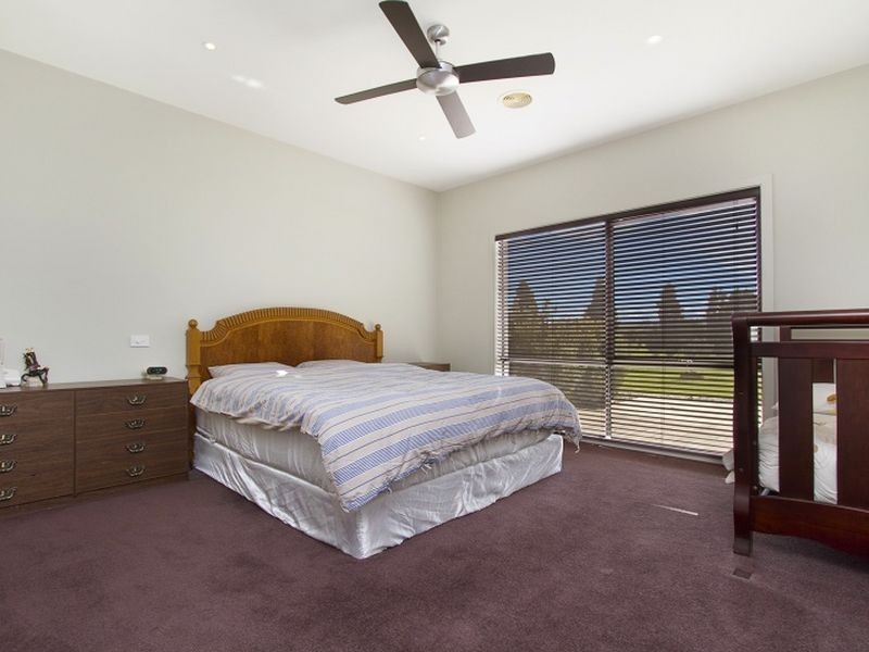 38 St Andrews Close, Hidden Valley VIC 3756