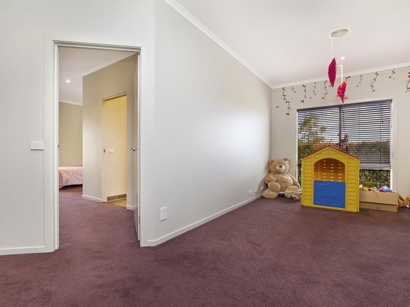 38 St Andrews Close, Hidden Valley VIC 3756