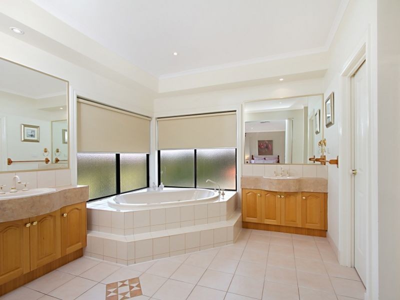 153 Valley Drive, Hidden Valley VIC 3756