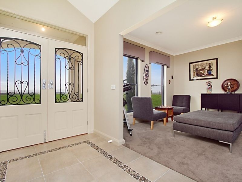 8 Siena Ridge, Hidden Valley VIC 3756