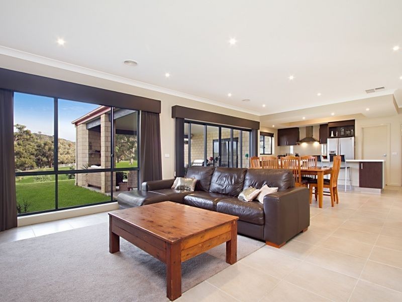 8 Siena Ridge, Hidden Valley VIC 3756