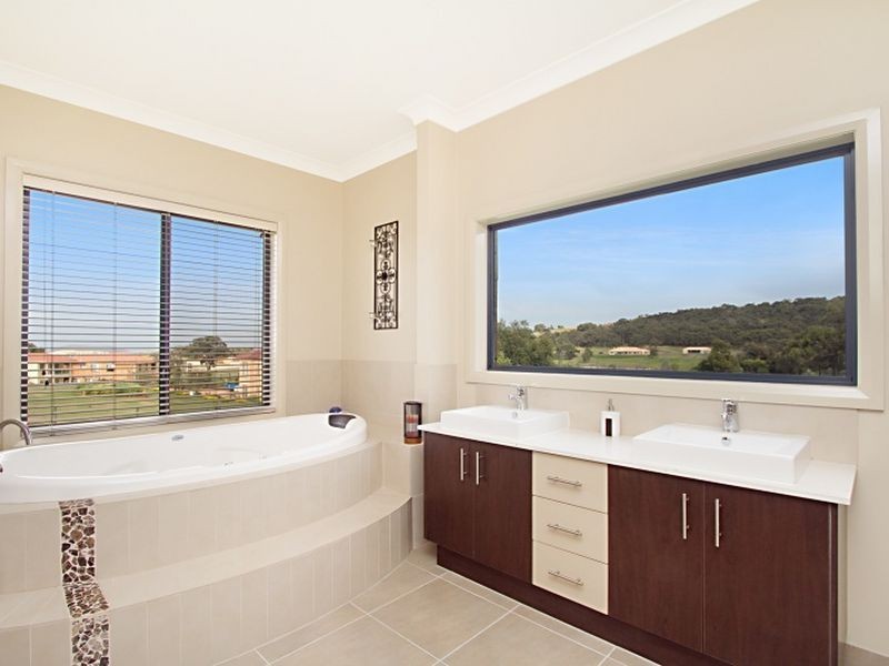 8 Siena Ridge, Hidden Valley VIC 3756
