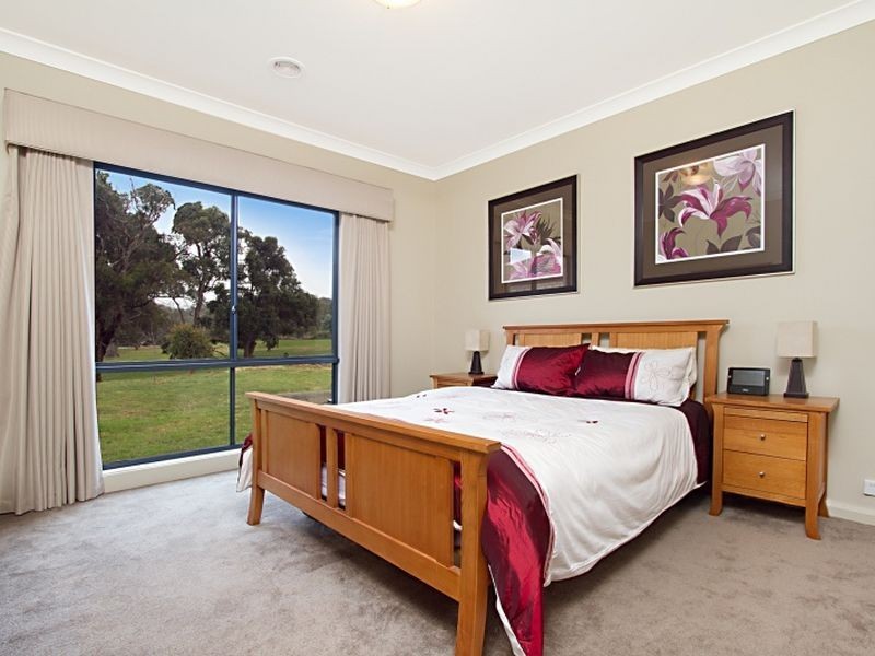 8 Siena Ridge, Hidden Valley VIC 3756