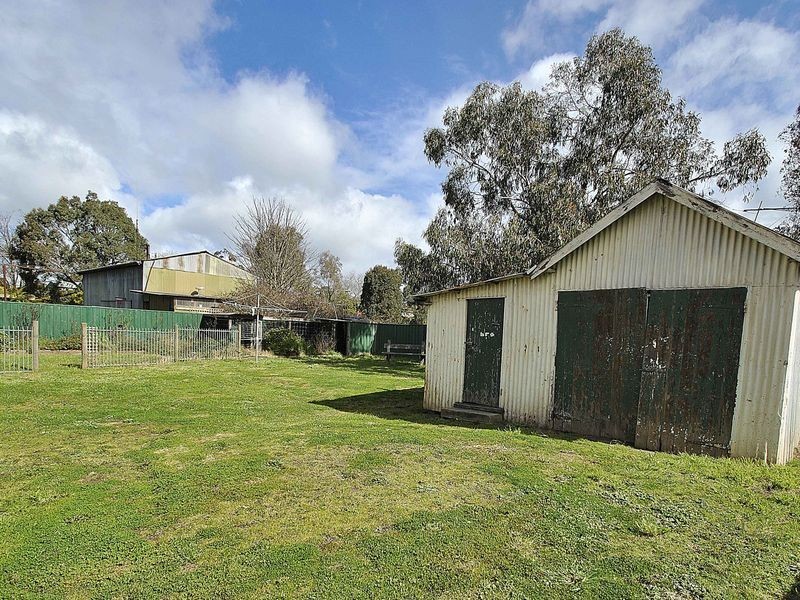 21 Pohlman Street, Romsey VIC 3434