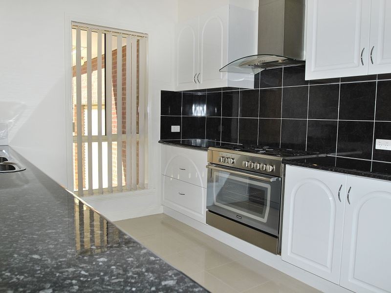 10 Wiggins Place, Wallan VIC 3756