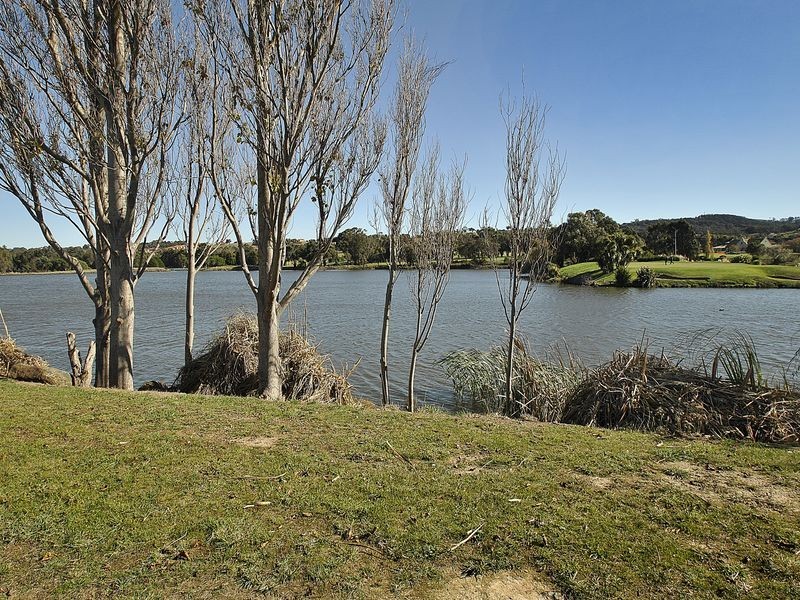 44 Augusta Way, Hidden Valley VIC 3756